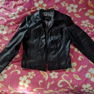 GUESS vintage Black Women's leather Jacket size medium